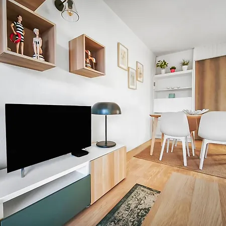 Apartman Moderne, Piscine, Parking Proche Des Plages