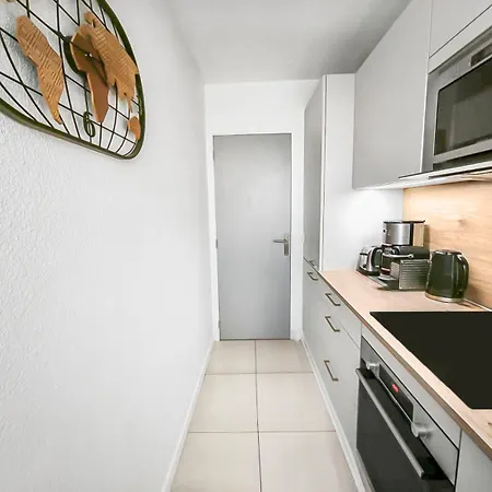 Appartement Moderne, Piscine, Parking Proche Des Plages