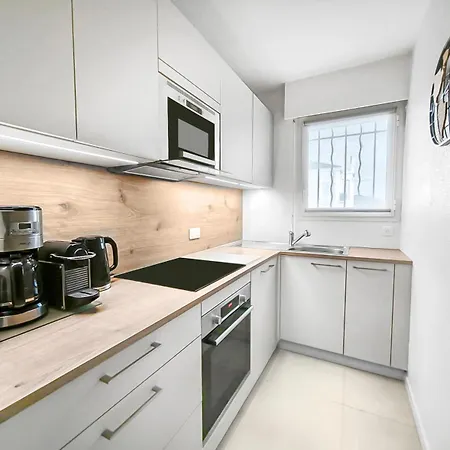 Moderne, Piscine, Parking Proche Des Plages *