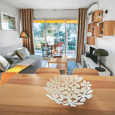 Moderne, Piscine, Parking Proche Des Plages